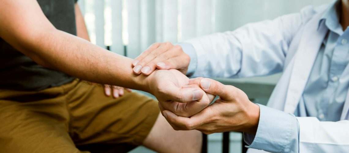 Tout savoir sur le poignet : un carrefour complexe entre mains et avant-bras Tout savoir sur le poignet : un carrefour complexe entre mains et avant-bras