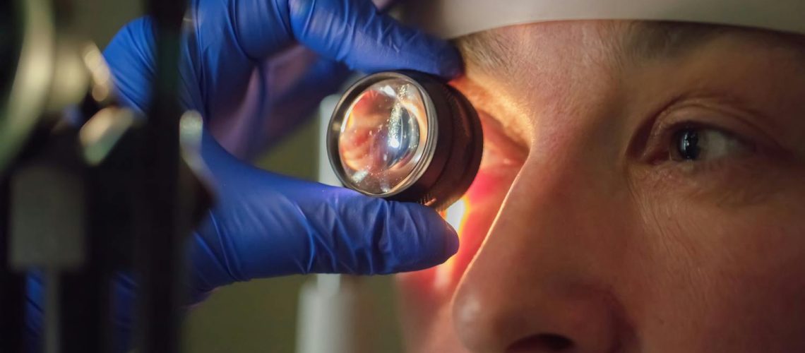 Ulcère de la cornée : symptômes, causes, traitements Ulcère de la cornée : symptômes, causes, traitements